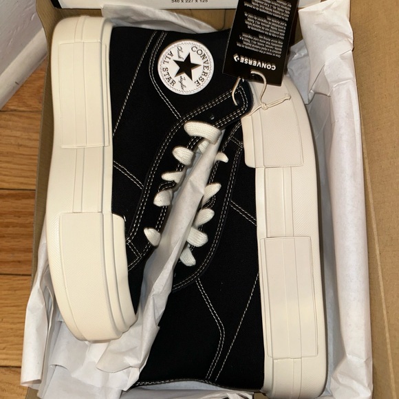 Converse ‘Cruise’ High Tops - Picture 11 of 12